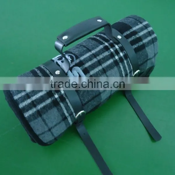 Polar Fleece / Nylon Extra Large With Waterproof Back Picnic & Outdoor Blanket photo-2