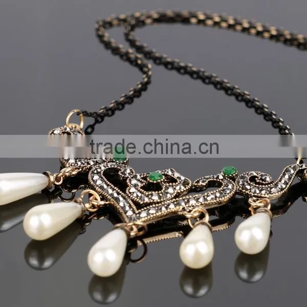 Europe and the United States Style Hollow Out Diamond Flowers Necklace Set photo-5