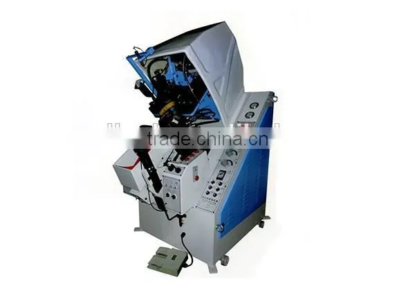 Automatic toe lasting machine
