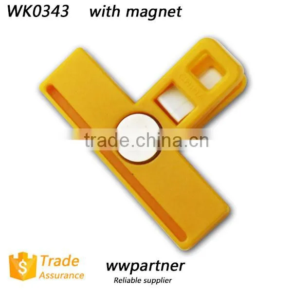 Professional Multi-functional Bottle Opener Clip, Magnetic Clip photo-4
