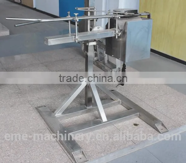 Livestock Poultry Slaughter Machine Vertical Type Poultry Head Automatic Cutting Machine Butcher of Chicken Slaughter Line photo-3