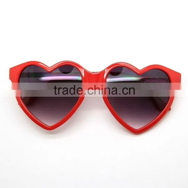 Quality Fashion Heart Sharp Sunglasses photo-5