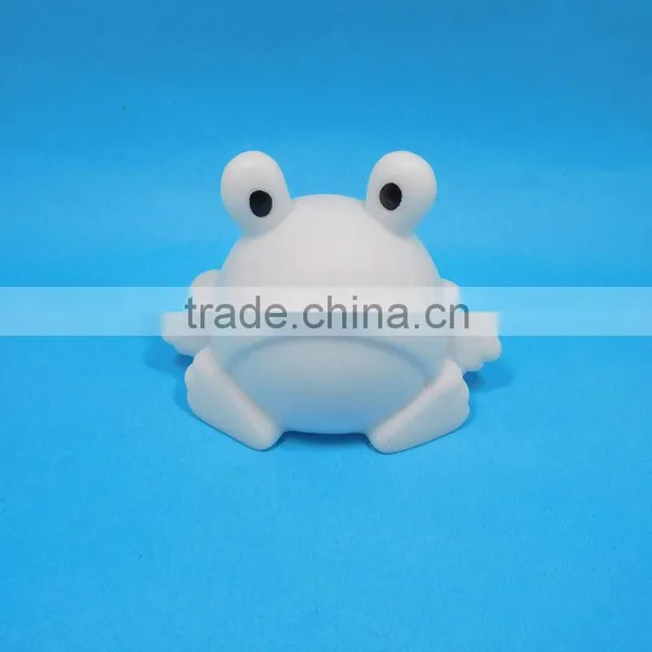 Self Design Plastic Vinyl Led Light Frog Toys for Kids Frog Rotocasting Animal Toys photo-6