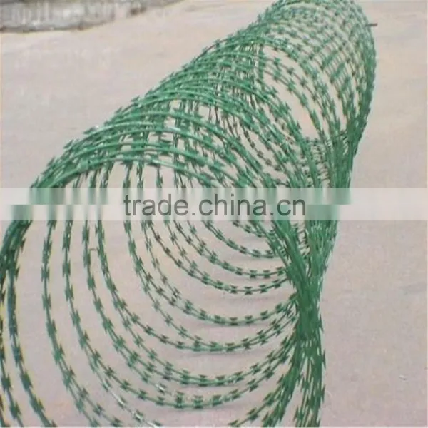 Iron Wire Material and Barbed Wire Coil Type Razor Barbed Wire photo-4