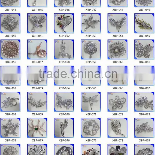 China Wholesale Fashion Pearl Rhinestone Brooch For Wedding Invitations photo-4