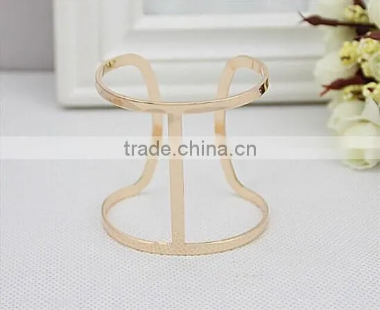 Pretty Irregularity Geometry Hollow Bangles,simple Design Gold Bangle for Women photo-3