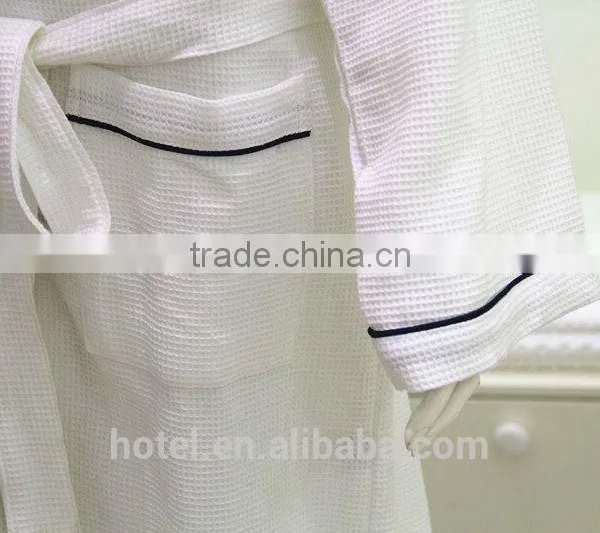 Hot Sale Waffle Bath Robe for Hotel With Embroidery Logo photo-4
