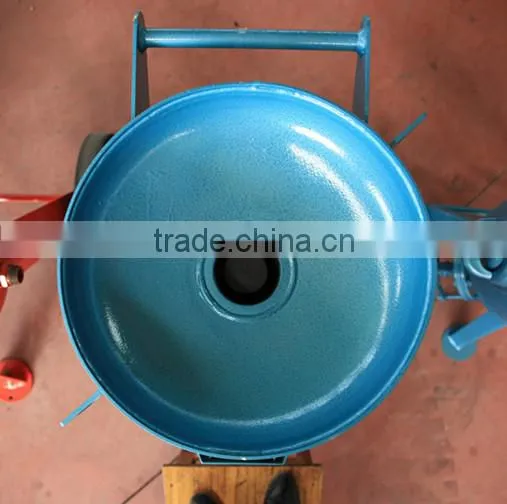 High Quality Sand Blasting Machine Made in China photo-4