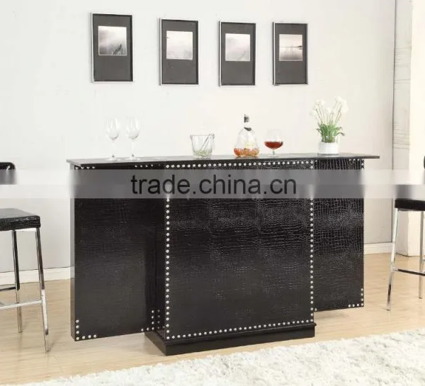 BAR COUNTER WITH CHAIRS