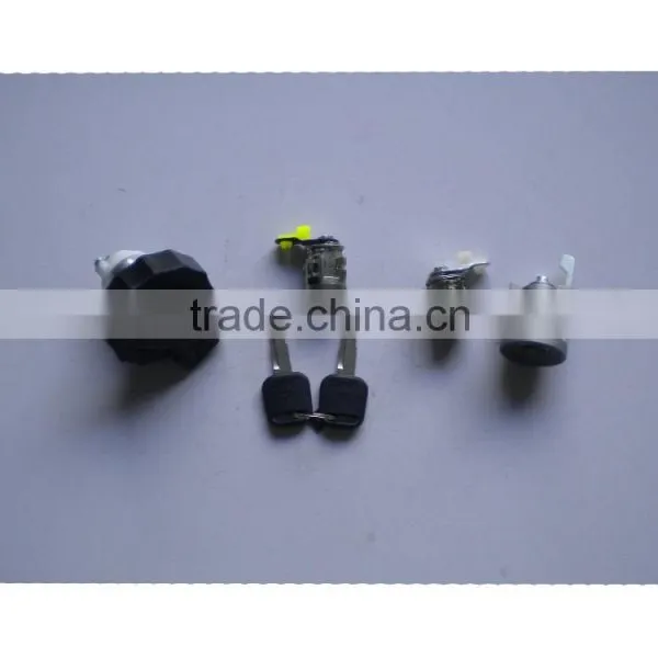 Kairui Auto Complete Cylinder Lock Broad Body Renren JMC QINGLING Pick up Truck Spare Parts photo-2