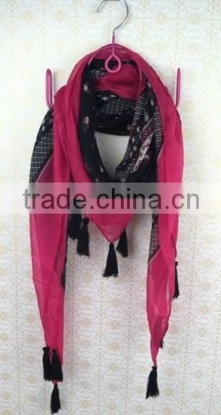 Fashionable Red and Black Flower With Tassels Scarf