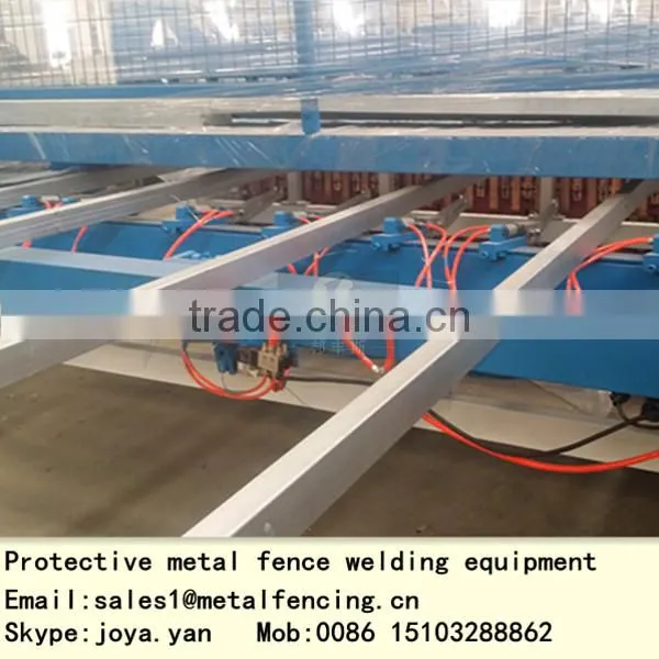 Hebei Supplier 2.5m Width Guard Fence Facility Flat Fence Panels Producing Equipment 2.5mm~5mm Metal Wire Mesh Welding Machine photo-5