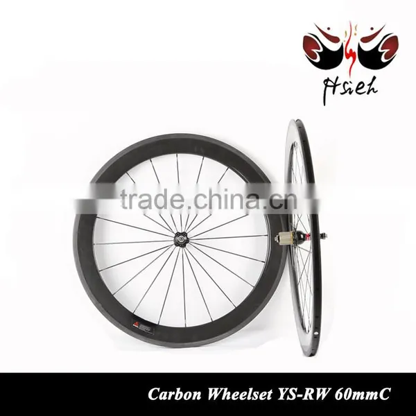 2015-2016 Lightweight Bicycles Carbon Wheels 700C Clincher Wheelset Made in Carbon Wheelset China photo-2