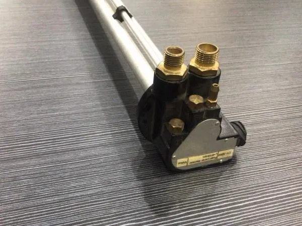 Fuel Level Sensor Coolant Switch Engine Oil Transmitter Tank Universal Level Sensor 20732304 20382035 For VOLVO photo-2