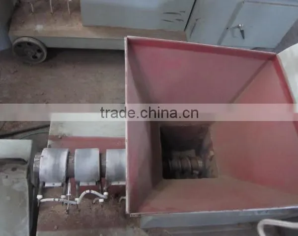 Making Briquette is Fast Wood/biomass Briquette Extruder Machine Manufacturer photo-5