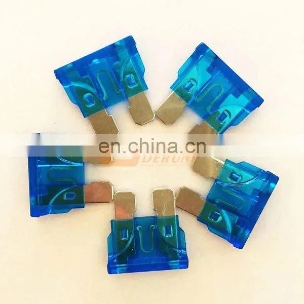 Sinotruk Sitrak C5h C7h Truck Spare Parts WG9716582301+004 15a Chip Fuse