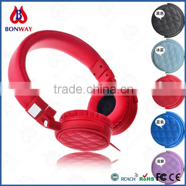 Super-bass Stereo Foldable Leather Headset for Travelling photo-3