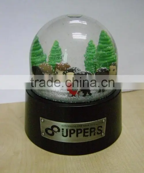 New Arrival Resin Wedding Favors Christmas Snow Globe Wholesale photo-4