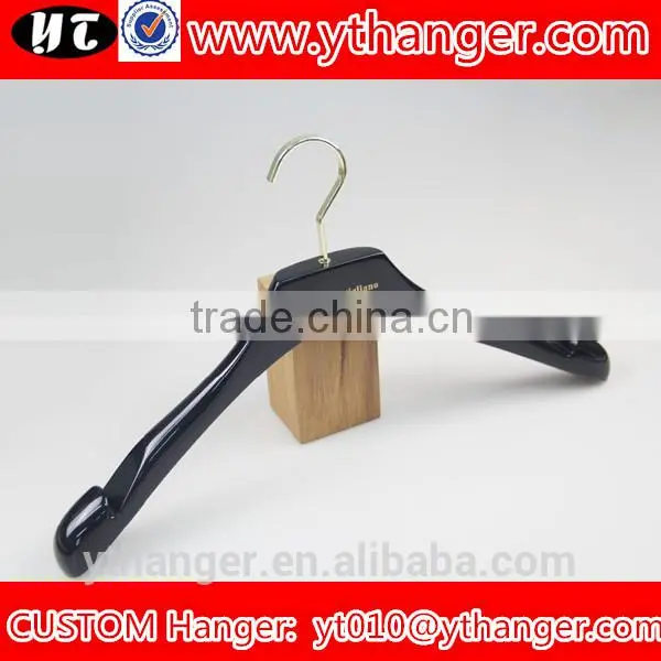 YY0508 China Supplier Brown Wooden Clothes Hanger With Laser Logo photo-2