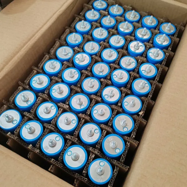 Original EVE C40 40135 3.2V 20Ah Grade A Cylindrical LiFePO4 Cell 4000 Cycles 3C Discharge For E-bike Solar Storage