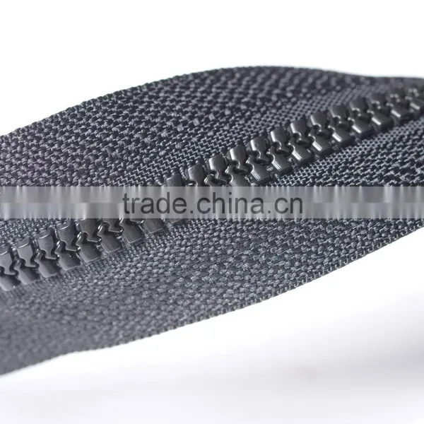 #5 Open-end Plastic Molded Zipper With Dynamic Teeth photo-3