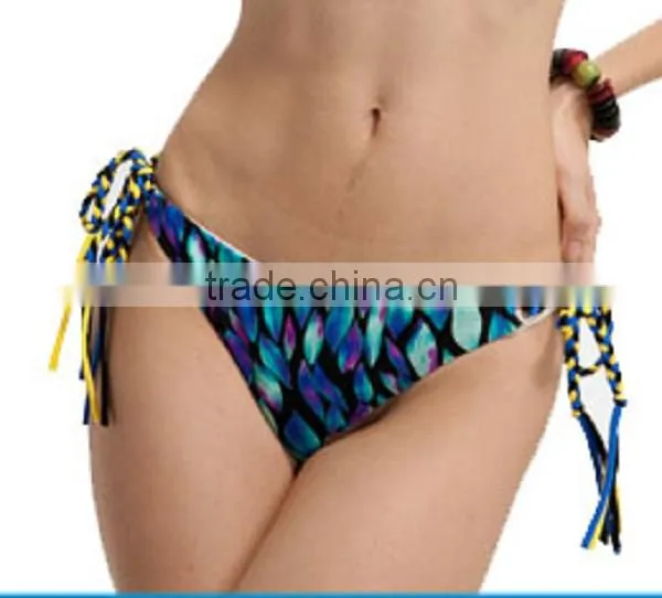 OEM&ODM 2015 Women Peacock Crochet Side Swim Brief