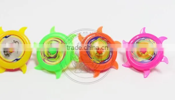 Plastic Spinning Top Candy Toy With Tattoo And Toy photo-2