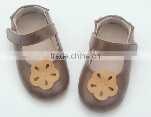 Flowers Pattern Small Quantity Factory Price Cheap Shoes photo-3