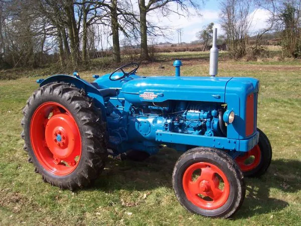 120Hp 140hp 4 WD Large Farm Tractors Hydrostatic Engine Strong Engine