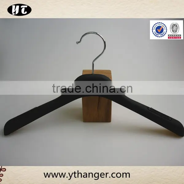 Green Rubber Coated Hanger With Non-slip Surface for Clothes photo-4