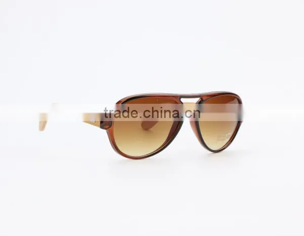 Brown Gradient Sunglasses Custom Bamboo Sunglasses Supplier's Choice photo-3