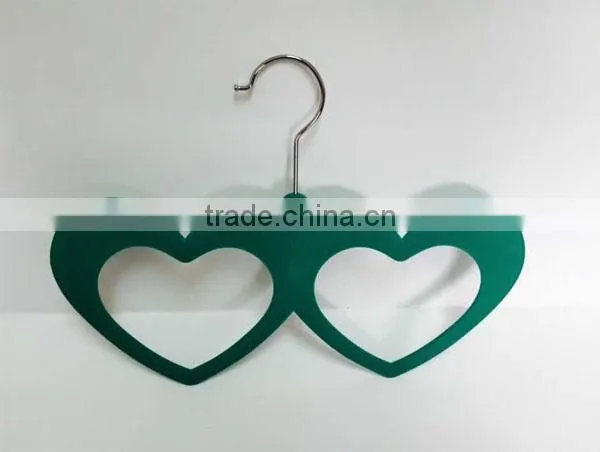 Heart Shaped With Flocking Surface Plastic Scarf Hanger From China photo-2