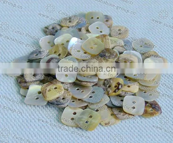 18L Square Shell Button