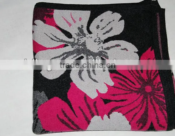 Winter Warm Cashmere Print Blanket. photo-6