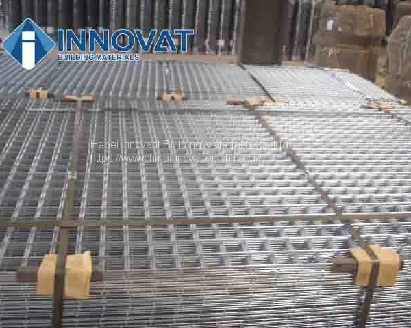 Electro Galvanized Welded Iron Wire Mesh photo-2