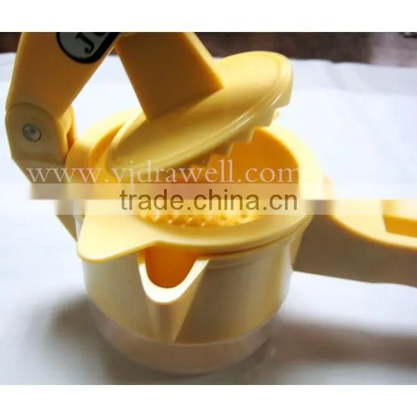 OJ-3301 BPA Free Plastic Hand Orange Juicer photo-3