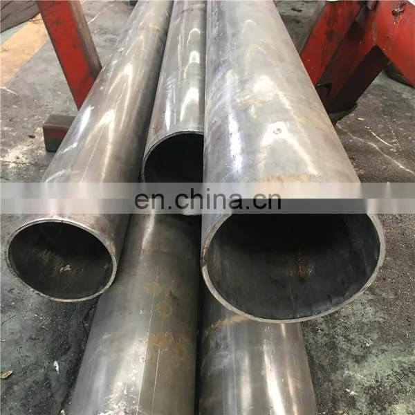 Hot Rolled ASTM A105 Black Carbon Iron Seamless Pipe photo-6