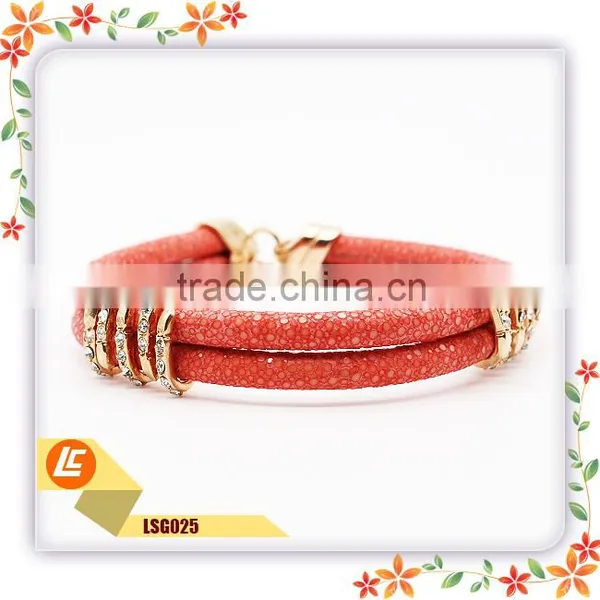 Women Best Gift Red Genuine Leather Stingray Bracelet With Rose Gold Clasp Hot Sale photo-2