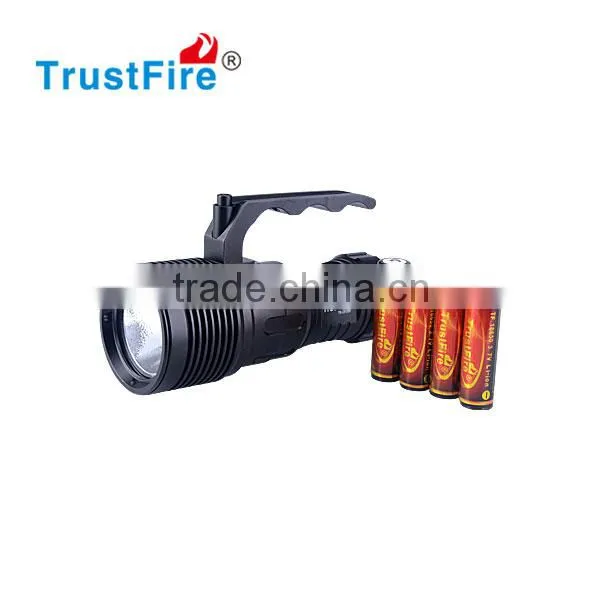 Hot Hot Hot !!! TrustFire the Newest IPX8 Diving Flashlight DF009 Led Diving Torch 4*18650 Battery Diving Light With CE FCC photo-6
