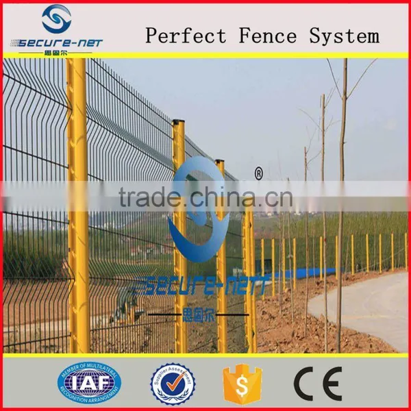 China Supplier Hot-dipped Galvanized / Pvc Coated / Powder Coated Welded Wire Mesh Fence photo-4