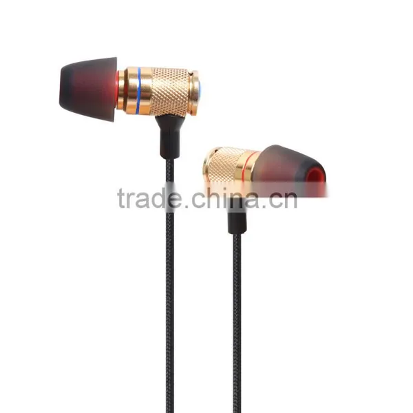 2016 Popular Metal Wired Earphone in Ear Earbuds With Microphone photo-3