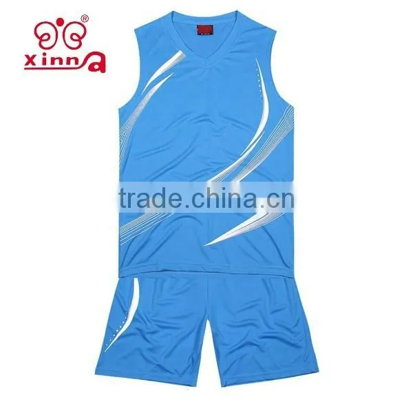 China OEM Service New Design High Quality Men Sports Track Suits Basketball Soccer Jersey Sets photo-3
