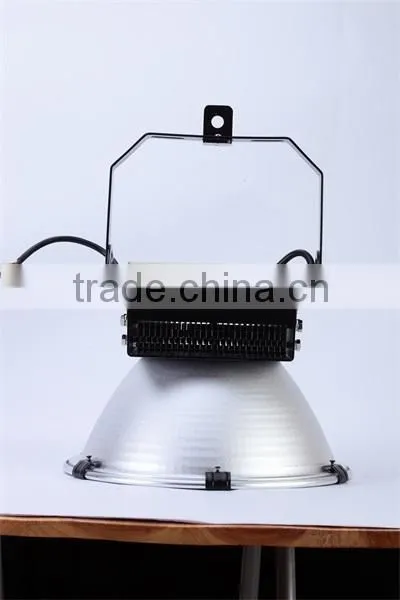 Shenzhen Manufacturer High Lumen 200w Led High Bay Light for Billboard Buliding Undergranding Lighting photo-3
