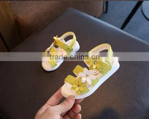 Zm35397a China Factory Cheap Kids Shoes Fashion Flower Sandals photo-5