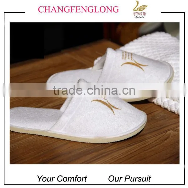 China Factory White Terry Cloth Cheap Closed Toe Hotel Slippers