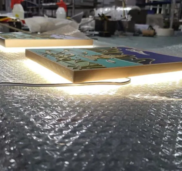 Custom Embossed Illuminated Signs, Suitable for Hotels, Restaurants and Other Venues. Factory Direct Supply from China.