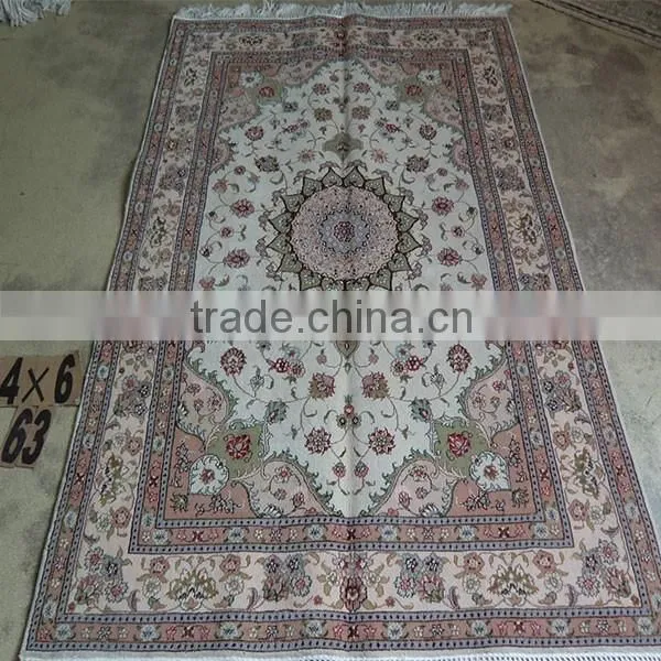 Artificial Silk and Wool Handmade Persian Carpet photo-4