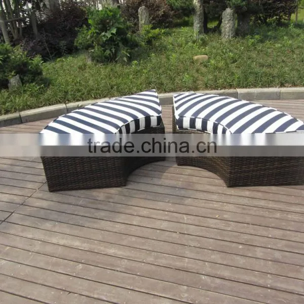 Nestrest Shaped Rattan Daybed For Swimming Pool Furniture photo-2