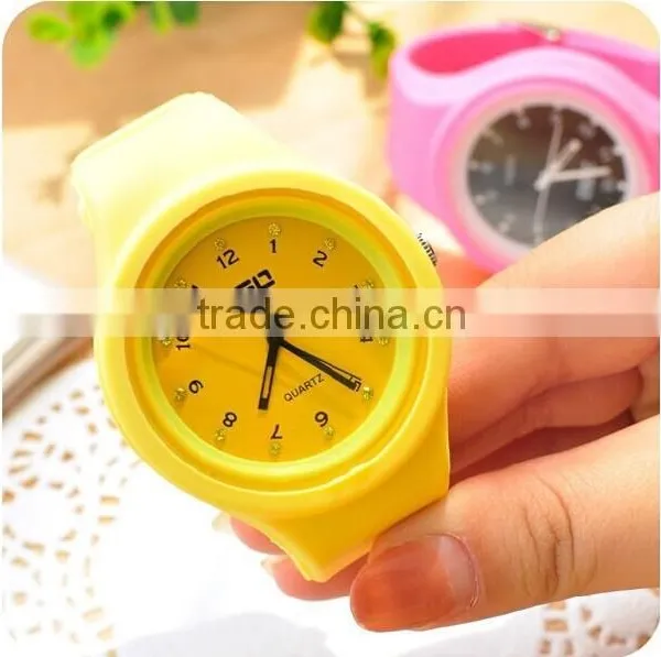 2015 Popular Quartz Men Women Girl Boy Unisex Silicone Jelly Watch photo-2