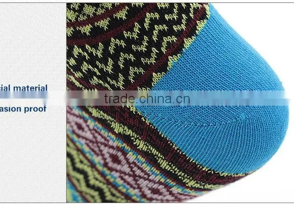 Hot Sale, Best Price! Custom Bamboo Color Thin Stripe Sport Socks for Men photo-5